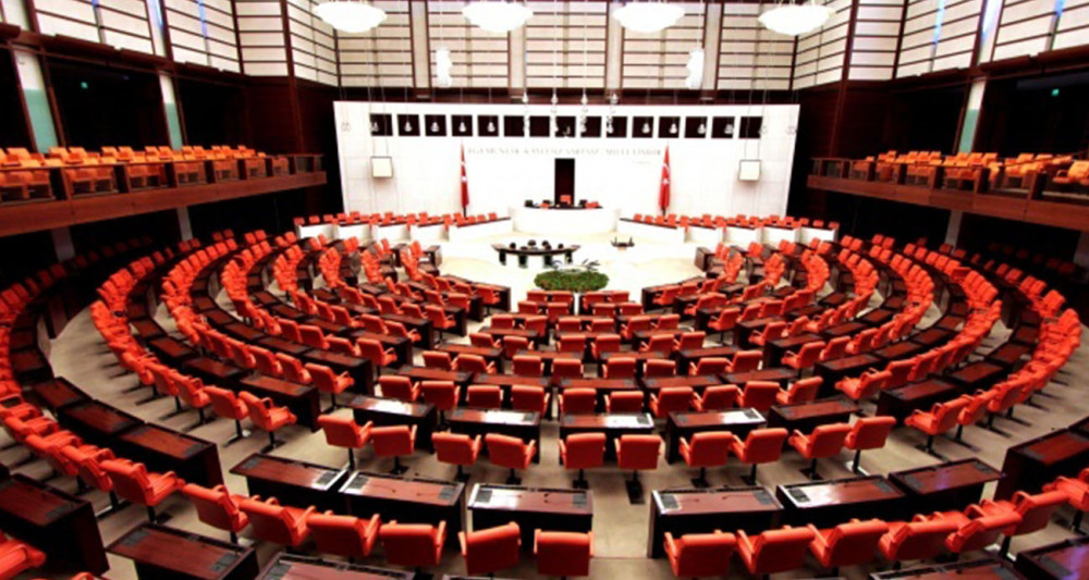 Cumhurbaşkanı Recep Tayyip Erdoğan imzasıyla ek bütçe TBMM Başkanlığına sunuldu.